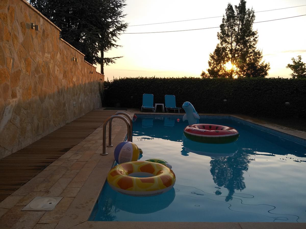 Apartment With Private Pool Kiáton Exterior foto